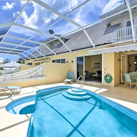 Cape Coral Escape With Screened Pool, Near Beaches!